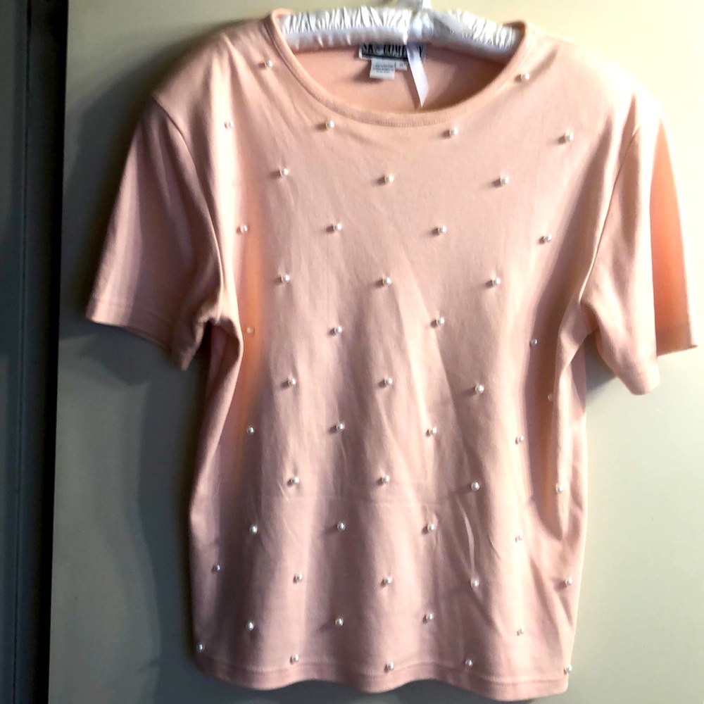 SK& Company short sleeves blouse with faux pearls decor EUC